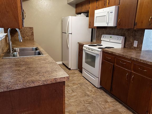 5th image of 205 Dogwood Ln