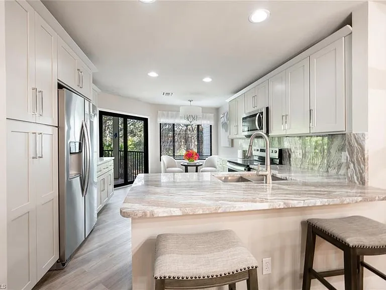 27113 Oakwood Lake Dr — Photo 3