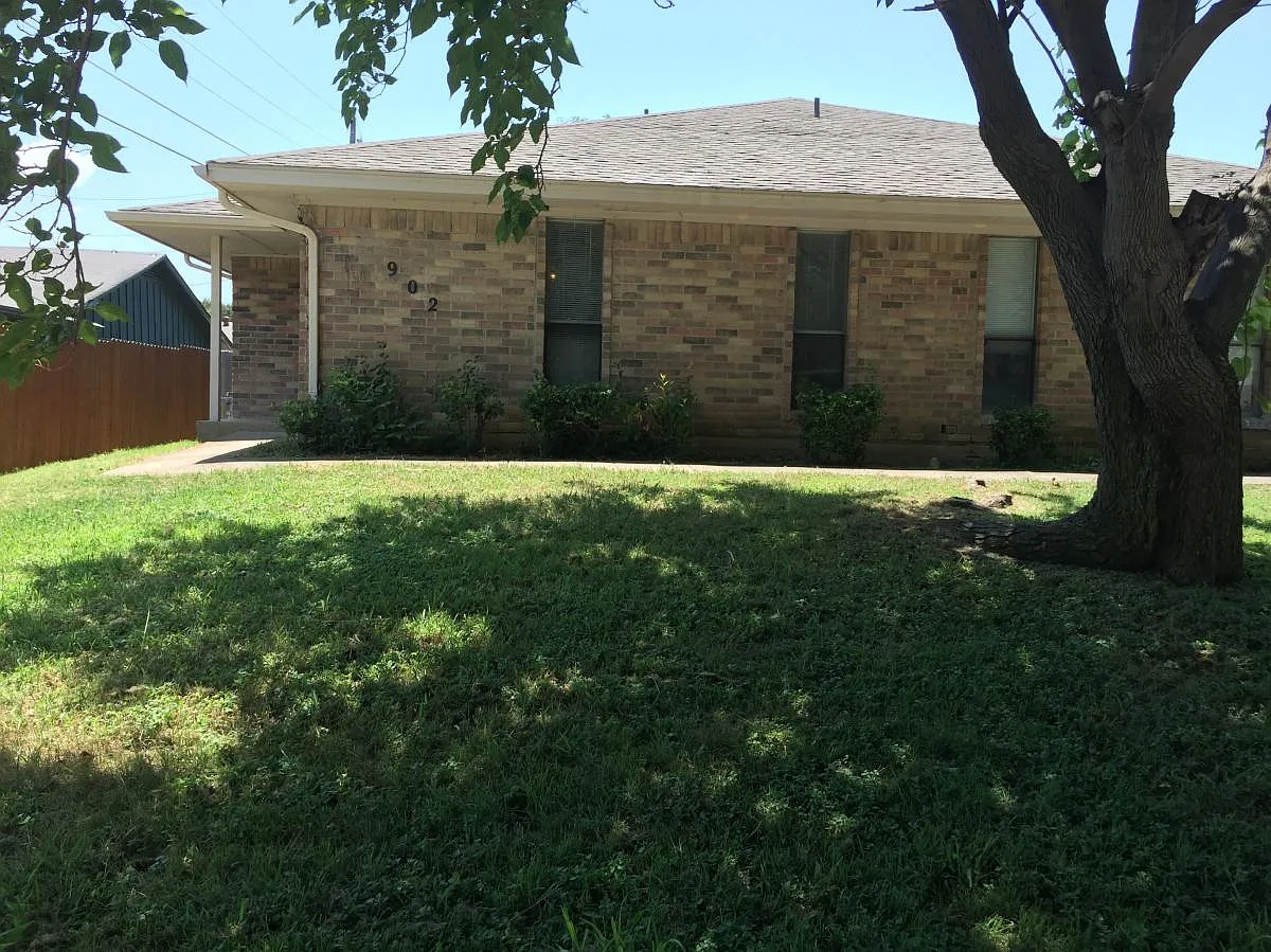 3 bed, 1500 sqft, $1,895 — Photo 1