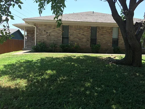 908 Bluebird Dr Photo 1
