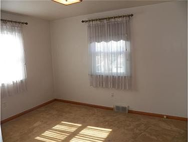 5th image of 244 Vermont Ave