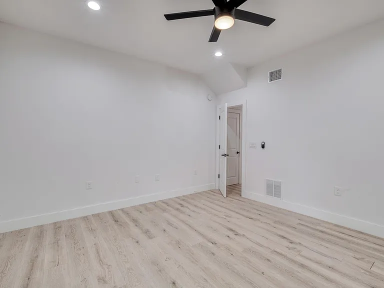 5211 Rob Scott St — Photo 16