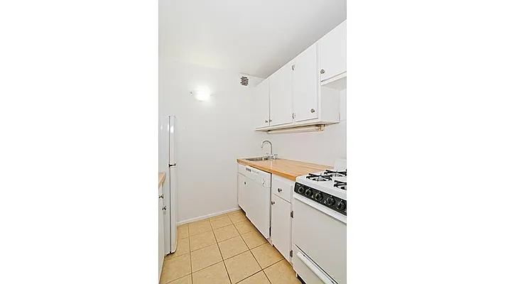 Rented by Fenwick Keats Real Estate | media 4