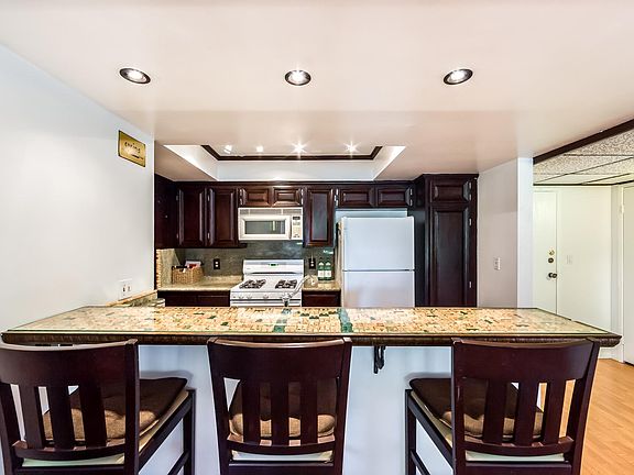 3rd image of 2700 Cahuenga Blvd E APT 4314