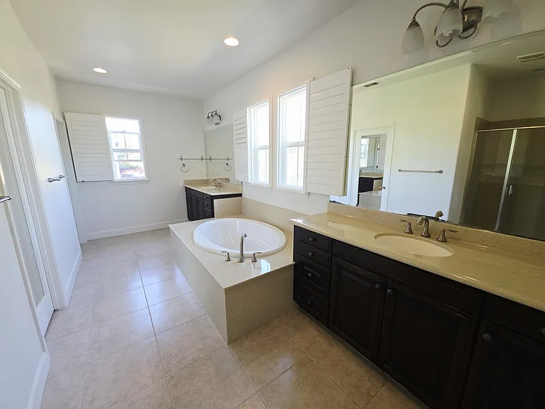 4887 Thorndike Ln — Photo 34