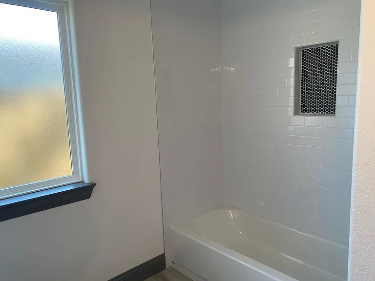 823 E Arlington Ave — Photo 8