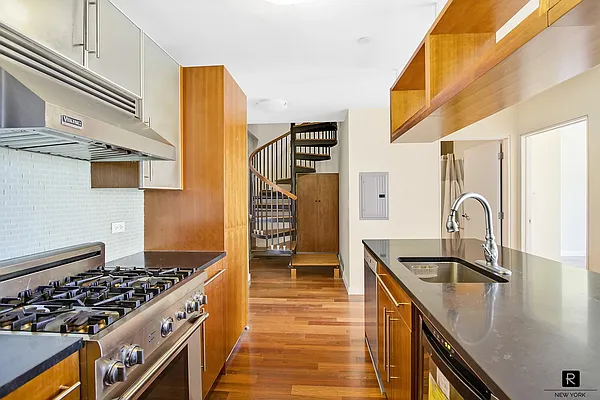 Rented by R New York | media 2