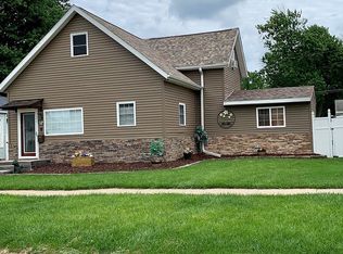 210 Swan St, West Burlington, IA 52655