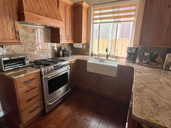 Kichen with farmhouse sink