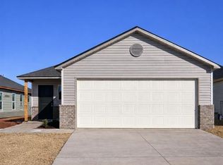1202 Colt Dr, Guthrie, OK 73044