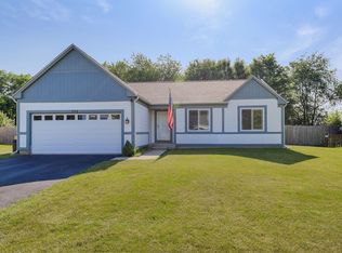 320 Persimmon Ln, Oswego, IL 60543