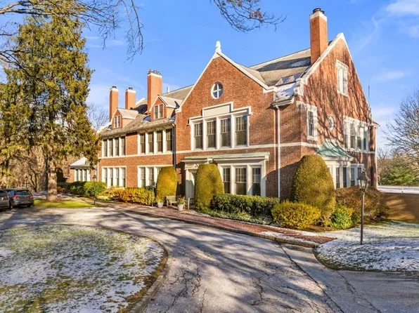 63 Garden Rd APT C5, Wellesley, MA 02481