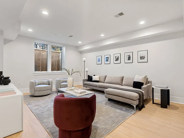 4 Knowles St #4 — Photo 13