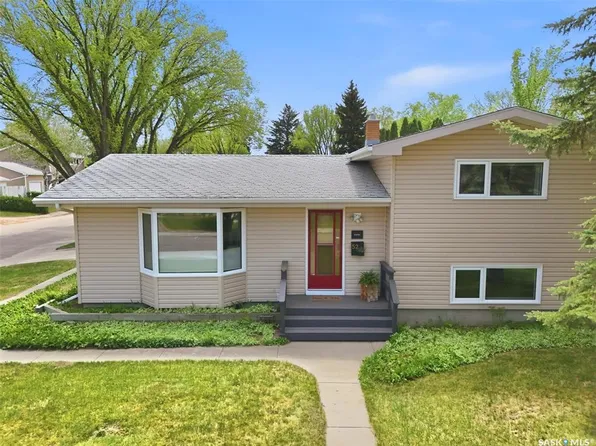 52 Potter CRESCENT, Saskatoon, SK S7H 3L3