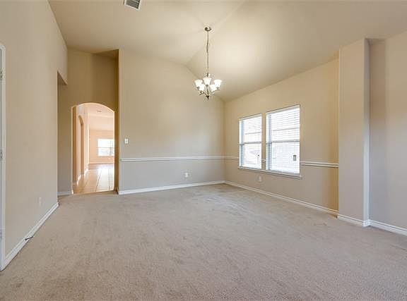 3rd image of 2788 Park Pl