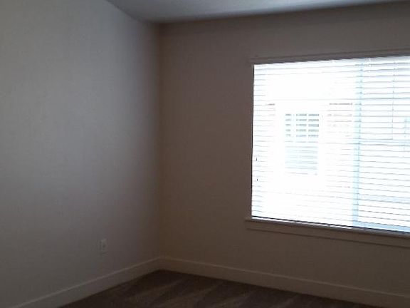 5th image of 287 E Kristin Ln