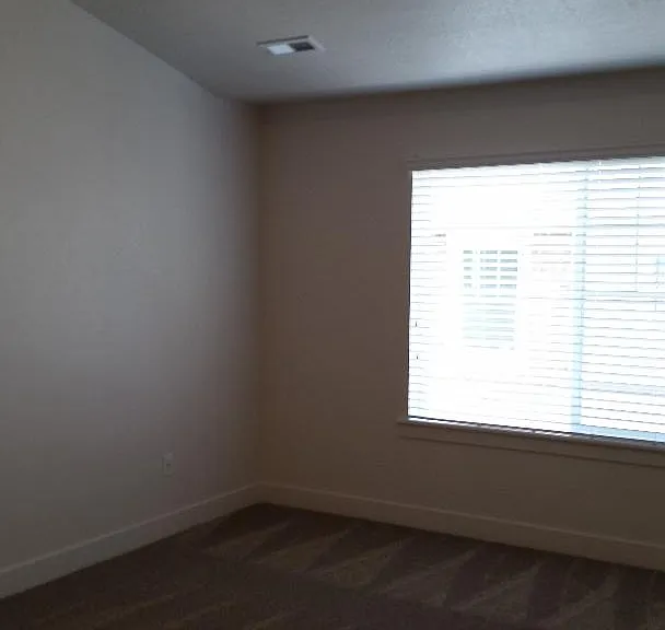 287 E Kristin Ln — Photo 5