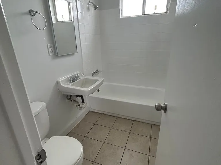 2396 Olive Ave — Photo 5