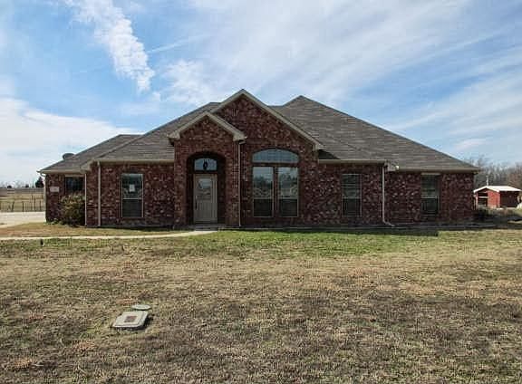 2nd image of 754 Country Manor Ln