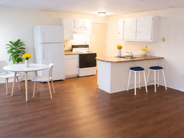 434 W Madison St #4, Winthrop, IA 50682