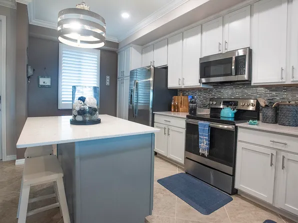 1010 Tidewater Shores Loop Unit 204, Bradenton, FL 34208