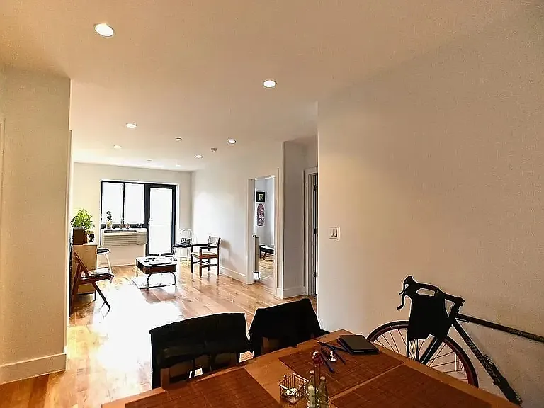 220 Vernon Ave #4B — Photo 1