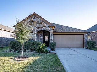 6622 Hunters Way Ln, Baytown, TX 77521