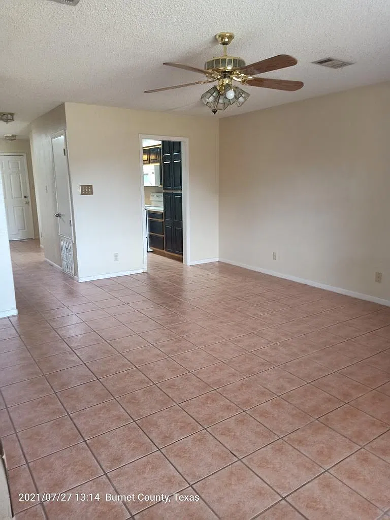 2 bed, 1.5 bath, 1140 sqft, $1,195 — Photo 2