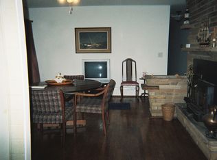 28W374 Roosevelt Rd, Winfield, IL 60190