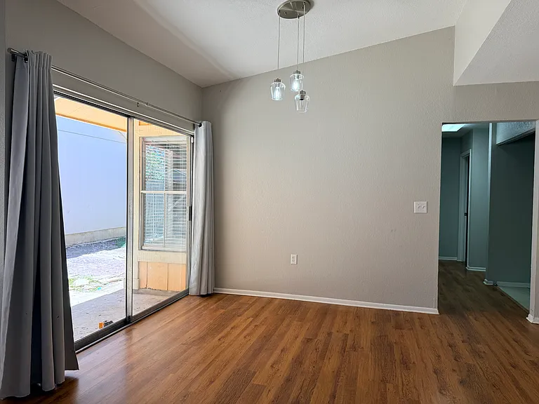 16611 Wolf Rdg — Photo 16