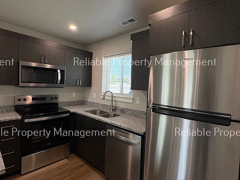 345 Jeremy Ln — Photo 7