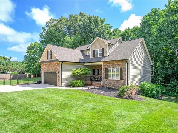 4905 Bay Harvest Ct, Clemmons, NC 27012