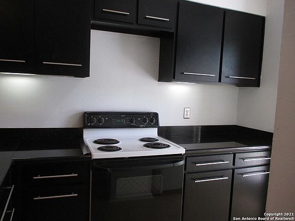 4th image of 4144 Greystone Way #404