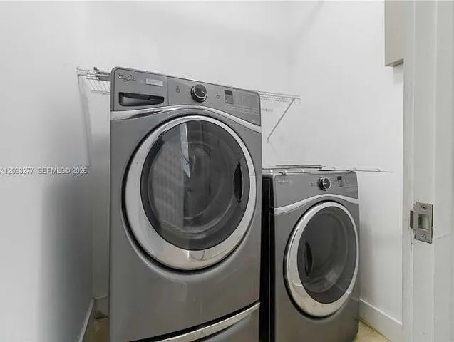 4 bed, 4.0 bath, 3008 sqft, $7,900 — Photo 4