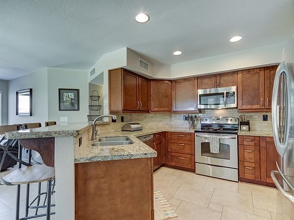 4th image of 44 S Hawaiian Dr