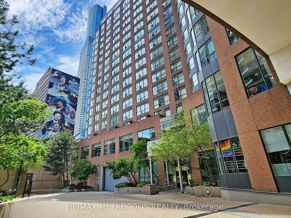 7 Carlton St #810