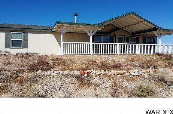 3rd image of 689 W Boathouse Dr