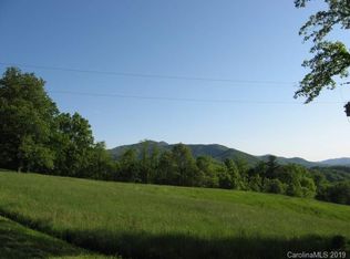 000 Ridge Rd, Green Mountain, NC 28740