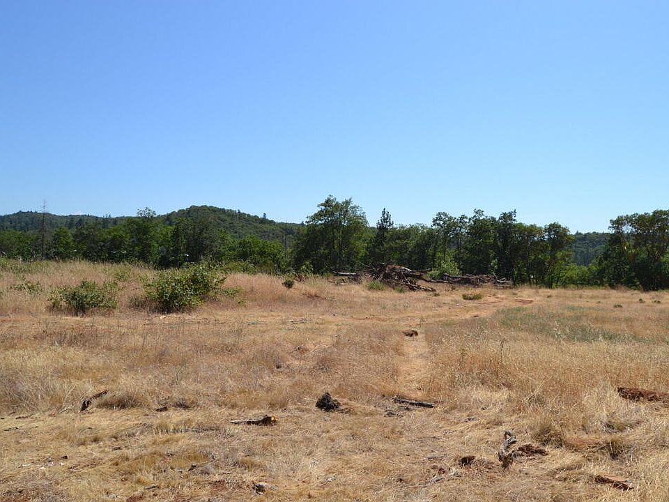 2nd image of 575 Harris Rd