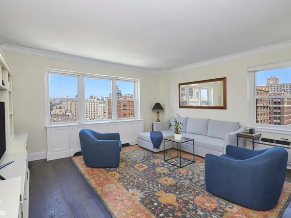 11 Riverside Drive image 1 of 14