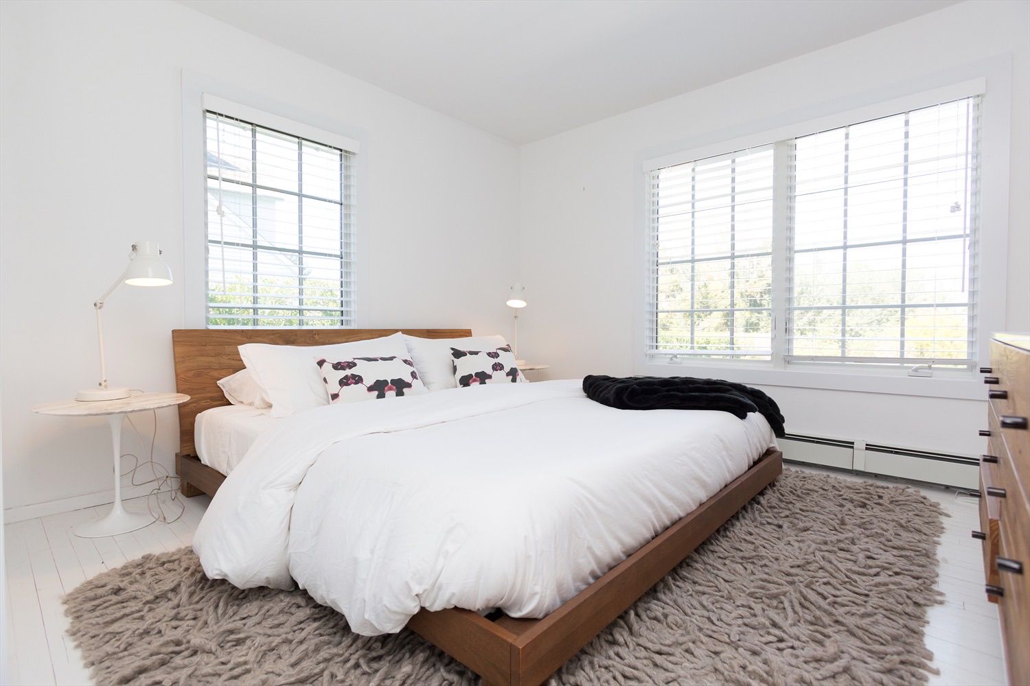  Upstairs bedroom (king) with en-suite bathroom overlooking the pool.