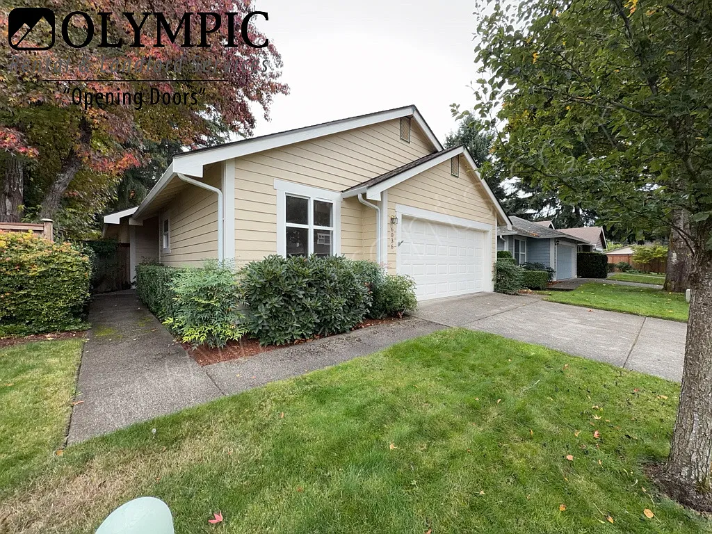 2 bedroom, 2 bath rambler in Rainier Park! — Photo 2