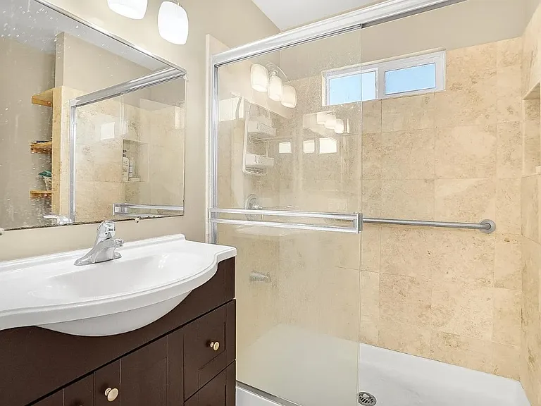 1102 Oakhorne Dr — Photo 17