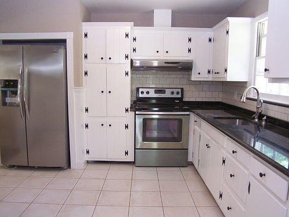 2nd image of 10 Ardmore Ct