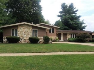 1002 Marietta Dr, Mahomet, IL