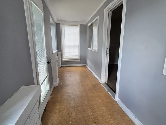 4th image of 13835 Barclay St