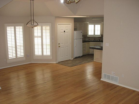 Open Layout with Natural Lighting