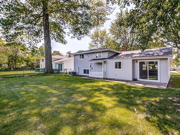 5th image of 3415 Tree Ln