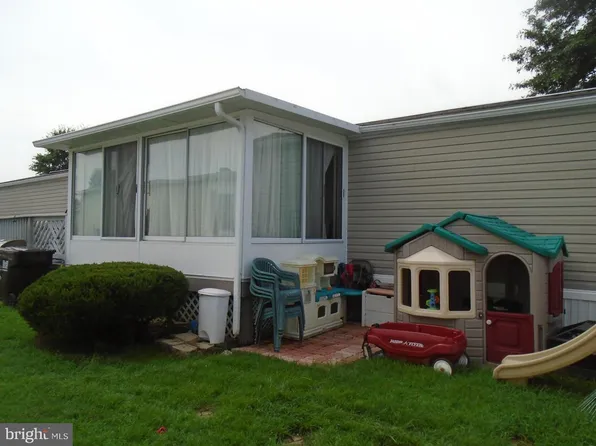 7504 Schooner Ln, Middle River, MD 21220