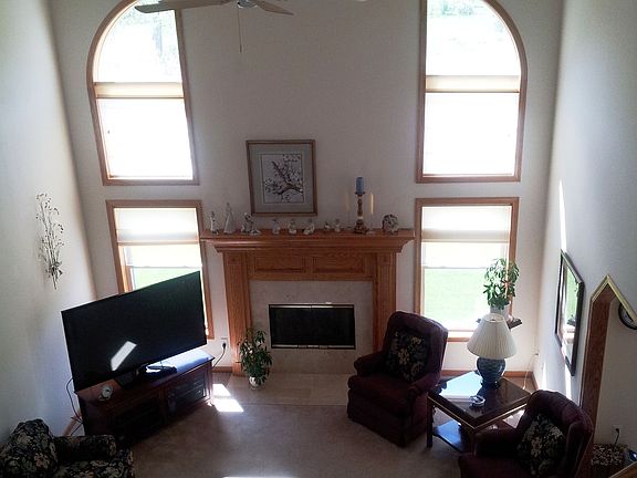 1034JonathanGreatroom